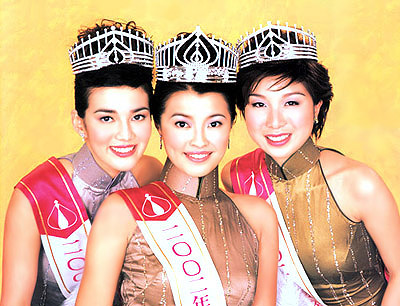 L to R: Victoria JOLLY, Tiffany LAM, Cathy WU